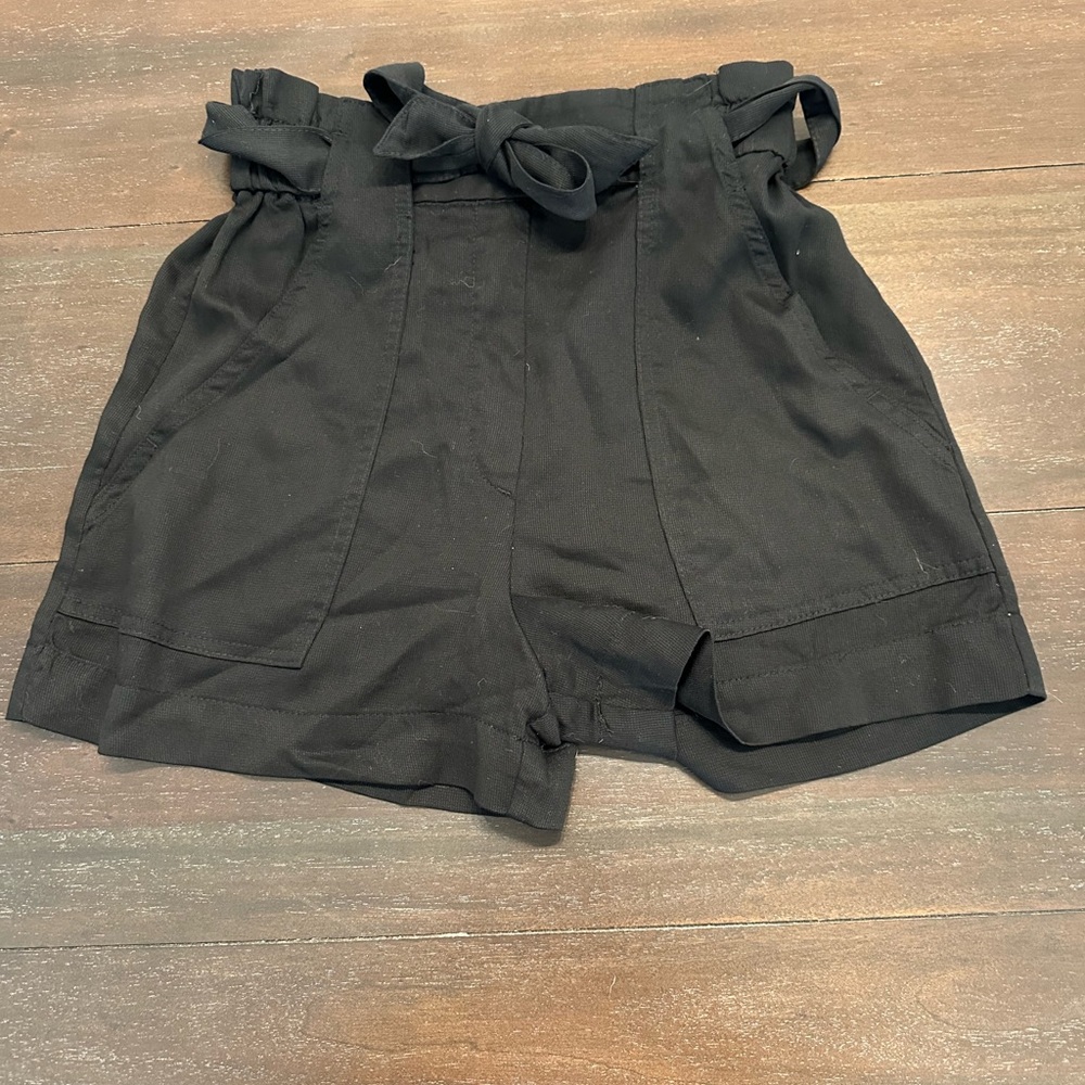 NWT H&M High wasted Black Shorts - 2